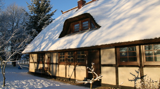 Ferienhaus Rückseite im Winter